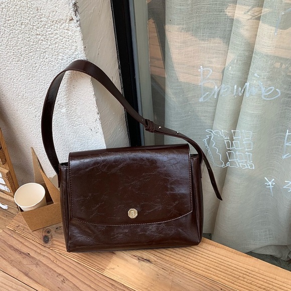Vintage Chocolate Brown Shoulder Bag | Classic & Elegant - Picture 14 of 16